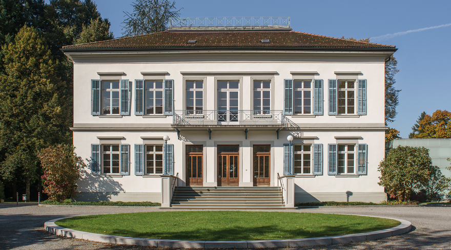 Das Foto zeigt eine Außenaufnahme des Künstlerhauses Palais Thurn & Taxis in der Bregenzer Gallusstraße.