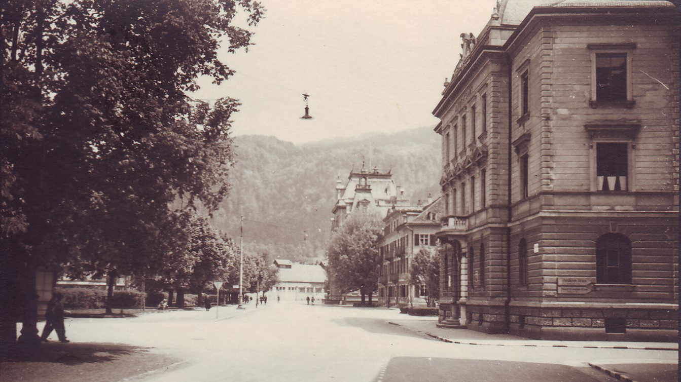 Auf dem Bild ist das Landratsamt (BH) Bregenz in der damaligen Planettastraße 1 im Jahr 1944 zu sehen.