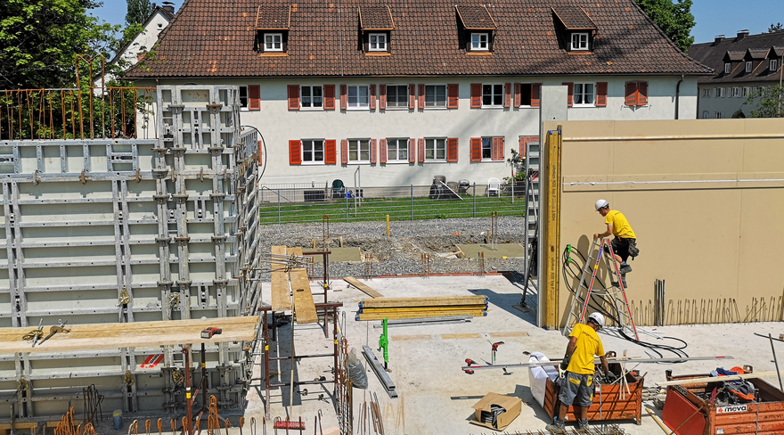 Diese Abbildung zeigt die Baustelle des neuen Kindergartens St. Gebhard in Bregenz.