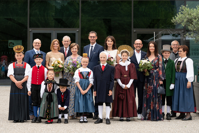 Das Bild zeigt die Prominenz aus Bregenz und ganz Österreich bei der Eröffnung der 78. Bregenzer Festspiele am Festspielareal.